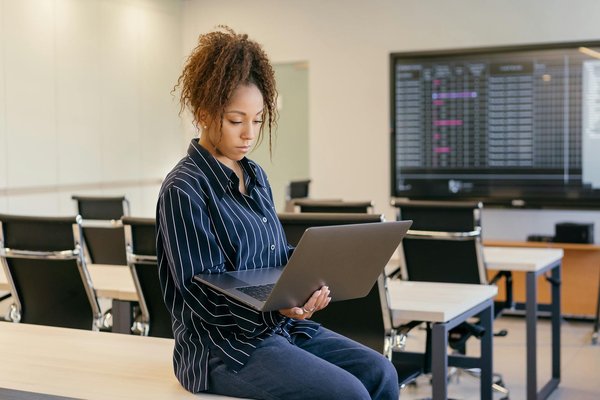 Quelles stratégies d'apprentissage mixte pour une formation en comptabilité approfondie ?