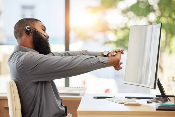 Vous voulez en savoir plus sur les avantages du mobilier de bureau professionnel sur mesure ?